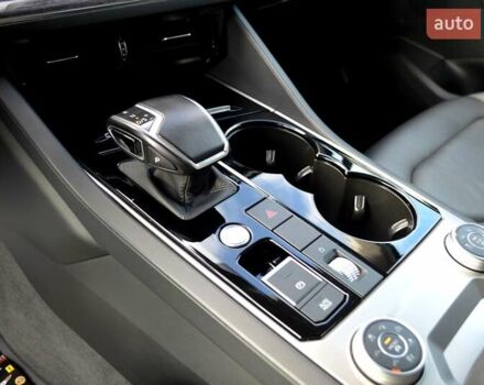 Черный Фольксваген Туарег, объемом двигателя 2.97 л и пробегом 115 тыс. км за 39900 $, фото 24 на Automoto.ua