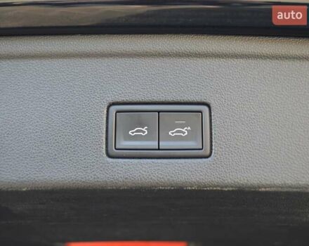 Черный Фольксваген Туарег, объемом двигателя 2.97 л и пробегом 115 тыс. км за 39900 $, фото 33 на Automoto.ua