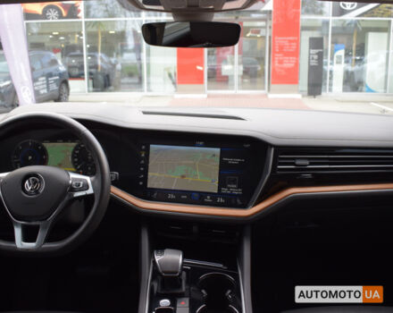 Чорний Фольксваген Туарег, об'ємом двигуна 3 л та пробігом 145 тис. км за 39805 $, фото 7 на Automoto.ua