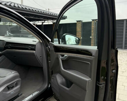 Черный Фольксваген Туарег, объемом двигателя 2.97 л и пробегом 135 тыс. км за 45500 $, фото 29 на Automoto.ua