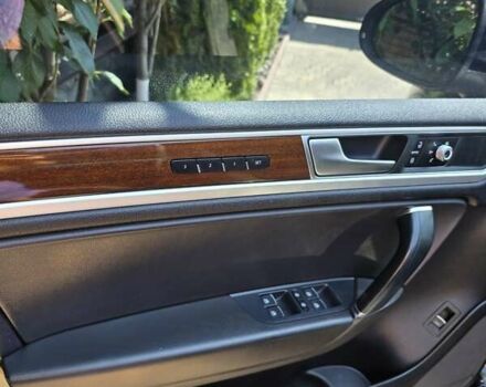 Черный Фольксваген Туарег, объемом двигателя 2.97 л и пробегом 129 тыс. км за 32000 $, фото 16 на Automoto.ua