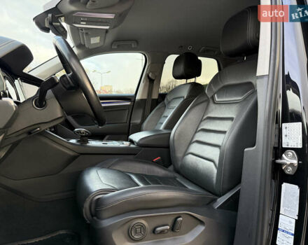 Черный Фольксваген Туарег, объемом двигателя 2.97 л и пробегом 280 тыс. км за 37900 $, фото 14 на Automoto.ua