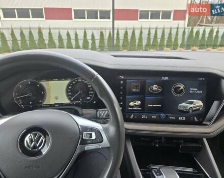 Черный Фольксваген Туарег, объемом двигателя 2.97 л и пробегом 135 тыс. км за 47000 $, фото 17 на Automoto.ua