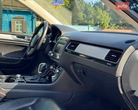 Черный Фольксваген Туарег, объемом двигателя 2.97 л и пробегом 188 тыс. км за 21980 $, фото 43 на Automoto.ua