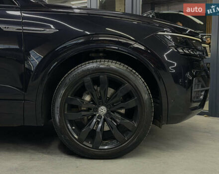 Черный Фольксваген Туарег, объемом двигателя 2.97 л и пробегом 172 тыс. км за 50500 $, фото 4 на Automoto.ua