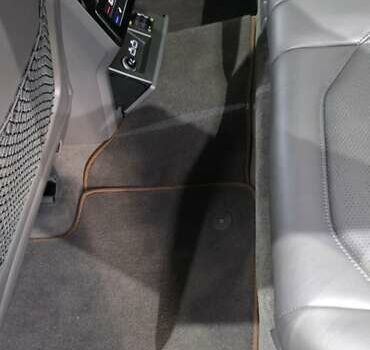 Черный Фольксваген Туарег, объемом двигателя 2.97 л и пробегом 180 тыс. км за 48500 $, фото 19 на Automoto.ua