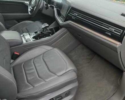 Черный Фольксваген Туарег, объемом двигателя 2.97 л и пробегом 135 тыс. км за 47000 $, фото 13 на Automoto.ua