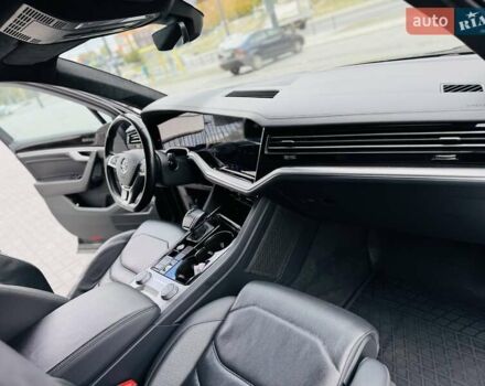 Чорний Фольксваген Туарег, об'ємом двигуна 2.97 л та пробігом 170 тис. км за 41950 $, фото 32 на Automoto.ua