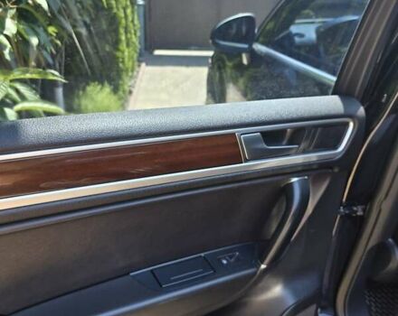 Черный Фольксваген Туарег, объемом двигателя 2.97 л и пробегом 129 тыс. км за 32000 $, фото 19 на Automoto.ua