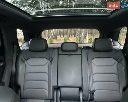 Черный Фольксваген Туарег, объемом двигателя 2.97 л и пробегом 264 тыс. км за 44000 $, фото 70 на Automoto.ua