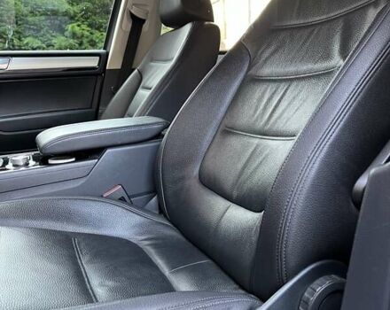 Чорний Фольксваген Туарег, об'ємом двигуна 3 л та пробігом 106 тис. км за 32519 $, фото 12 на Automoto.ua