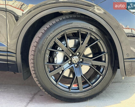 Чорний Фольксваген Туарег, об'ємом двигуна 2.97 л та пробігом 206 тис. км за 45000 $, фото 5 на Automoto.ua