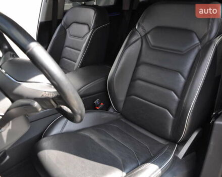 Черный Фольксваген Туарег, объемом двигателя 2.97 л и пробегом 138 тыс. км за 46400 $, фото 28 на Automoto.ua