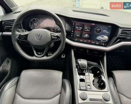 Чорний Фольксваген Туарег, об'ємом двигуна 3 л та пробігом 105 тис. км за 57888 $, фото 79 на Automoto.ua