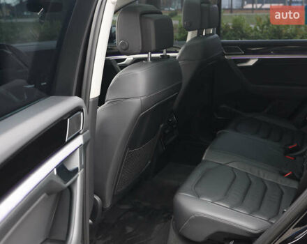 Черный Фольксваген Туарег, объемом двигателя 2.97 л и пробегом 252 тыс. км за 40500 $, фото 48 на Automoto.ua