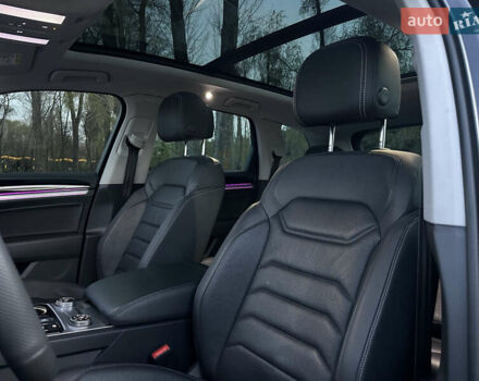 Черный Фольксваген Туарег, объемом двигателя 3 л и пробегом 229 тыс. км за 39999 $, фото 29 на Automoto.ua