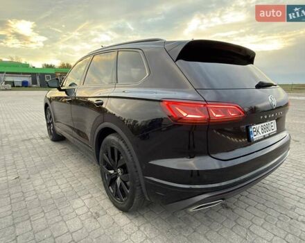 Черный Фольксваген Туарег, объемом двигателя 2.97 л и пробегом 187 тыс. км за 45500 $, фото 10 на Automoto.ua