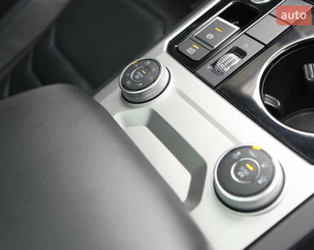 Черный Фольксваген Туарег, объемом двигателя 2.97 л и пробегом 252 тыс. км за 40500 $, фото 32 на Automoto.ua