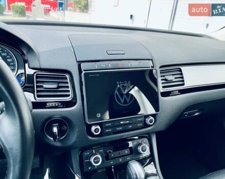 Чорний Фольксваген Туарег, об'ємом двигуна 3 л та пробігом 106 тис. км за 32519 $, фото 11 на Automoto.ua