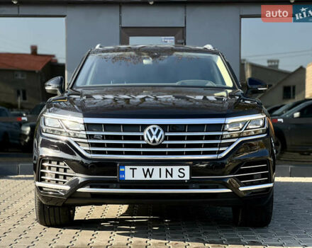 Чорний Фольксваген Туарег, об'ємом двигуна 3 л та пробігом 166 тис. км за 49900 $, фото 1 на Automoto.ua