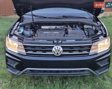 Чорний Фольксваген Туарег, об'ємом двигуна 2 л та пробігом 83 тис. км за 18900 $, фото 24 на Automoto.ua