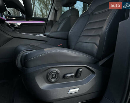 Черный Фольксваген Туарег, объемом двигателя 3 л и пробегом 229 тыс. км за 39999 $, фото 28 на Automoto.ua