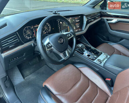 Черный Фольксваген Туарег, объемом двигателя 3 л и пробегом 259 тыс. км за 38999 $, фото 48 на Automoto.ua