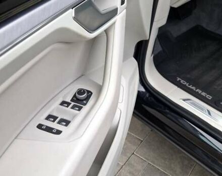 Черный Фольксваген Туарег, объемом двигателя 3 л и пробегом 189 тыс. км за 42800 $, фото 48 на Automoto.ua