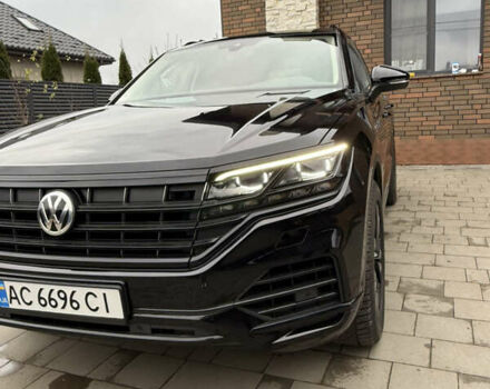 Черный Фольксваген Туарег, объемом двигателя 2.97 л и пробегом 135 тыс. км за 45500 $, фото 2 на Automoto.ua