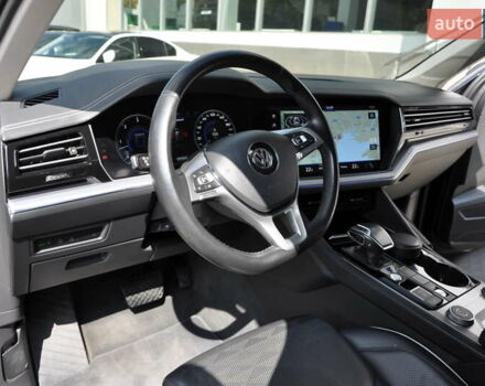 Черный Фольксваген Туарег, объемом двигателя 2.97 л и пробегом 138 тыс. км за 46400 $, фото 25 на Automoto.ua