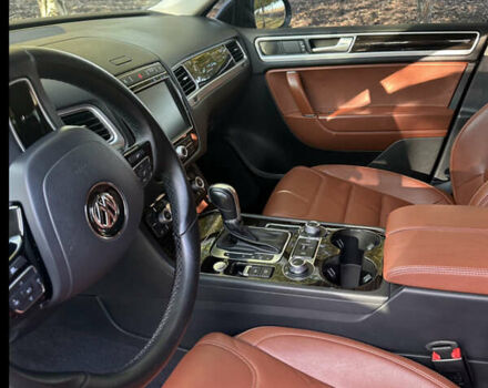 Черный Фольксваген Туарег, объемом двигателя 2.97 л и пробегом 121 тыс. км за 39900 $, фото 39 на Automoto.ua