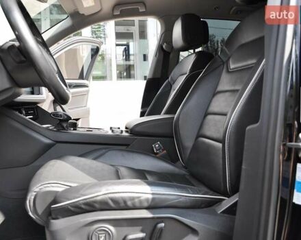 Черный Фольксваген Туарег, объемом двигателя 2.97 л и пробегом 138 тыс. км за 46400 $, фото 26 на Automoto.ua