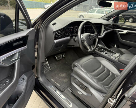 Чорний Фольксваген Туарег, об'ємом двигуна 3 л та пробігом 190 тис. км за 44500 $, фото 12 на Automoto.ua