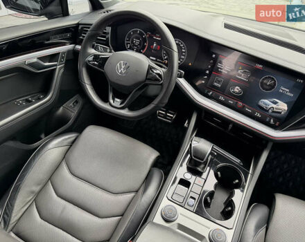 Чорний Фольксваген Туарег, об'ємом двигуна 3 л та пробігом 99 тис. км за 57888 $, фото 77 на Automoto.ua