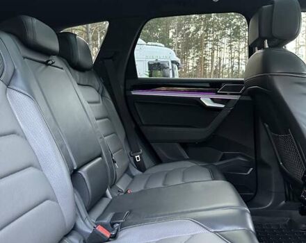 Черный Фольксваген Туарег, объемом двигателя 2.97 л и пробегом 264 тыс. км за 44000 $, фото 67 на Automoto.ua