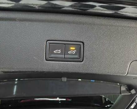 Черный Фольксваген Туарег, объемом двигателя 2.97 л и пробегом 180 тыс. км за 48500 $, фото 12 на Automoto.ua