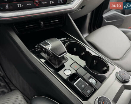 Чорний Фольксваген Туарег, об'ємом двигуна 3 л та пробігом 105 тис. км за 57888 $, фото 64 на Automoto.ua