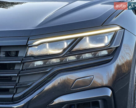 Черный Фольксваген Туарег, объемом двигателя 3 л и пробегом 259 тыс. км за 38999 $, фото 20 на Automoto.ua