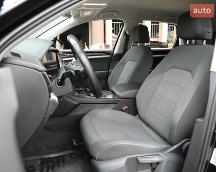 Чорний Фольксваген Туарег, об'ємом двигуна 2.99 л та пробігом 120 тис. км за 35000 $, фото 6 на Automoto.ua