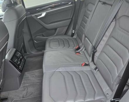 Черный Фольксваген Туарег, объемом двигателя 2.97 л и пробегом 135 тыс. км за 47000 $, фото 25 на Automoto.ua