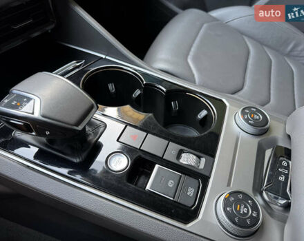 Чорний Фольксваген Туарег, об'ємом двигуна 2.97 л та пробігом 206 тис. км за 45000 $, фото 47 на Automoto.ua