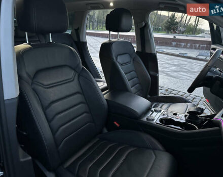 Черный Фольксваген Туарег, объемом двигателя 3 л и пробегом 229 тыс. км за 39999 $, фото 50 на Automoto.ua