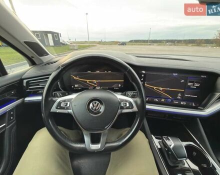 Черный Фольксваген Туарег, объемом двигателя 2.97 л и пробегом 187 тыс. км за 45500 $, фото 22 на Automoto.ua