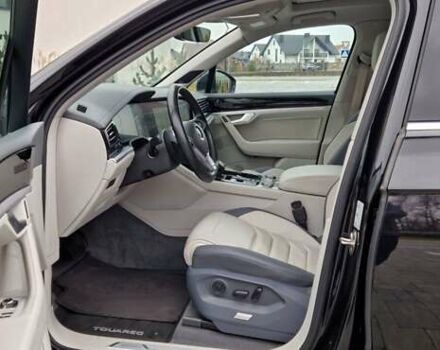 Черный Фольксваген Туарег, объемом двигателя 3 л и пробегом 189 тыс. км за 42800 $, фото 39 на Automoto.ua