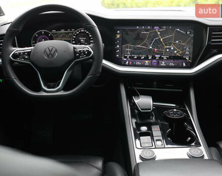 Черный Фольксваген Туарег, объемом двигателя 2.97 л и пробегом 252 тыс. км за 40500 $, фото 21 на Automoto.ua