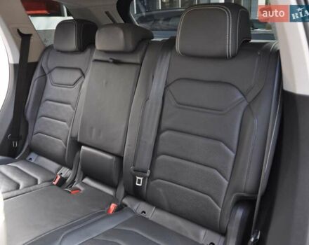 Черный Фольксваген Туарег, объемом двигателя 2.97 л и пробегом 138 тыс. км за 46400 $, фото 18 на Automoto.ua