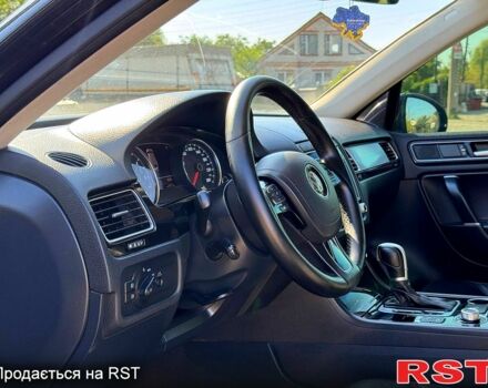 Черный Фольксваген Туарег, объемом двигателя 3 л и пробегом 188 тыс. км за 21980 $, фото 4 на Automoto.ua