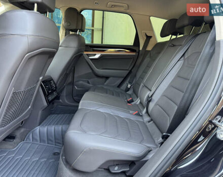 Чорний Фольксваген Туарег, об'ємом двигуна 2.97 л та пробігом 206 тис. км за 45000 $, фото 48 на Automoto.ua