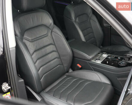 Черный Фольксваген Туарег, объемом двигателя 2.97 л и пробегом 252 тыс. км за 40500 $, фото 35 на Automoto.ua