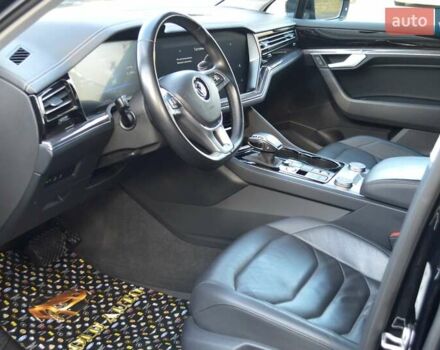 Черный Фольксваген Туарег, объемом двигателя 2.97 л и пробегом 115 тыс. км за 39900 $, фото 12 на Automoto.ua